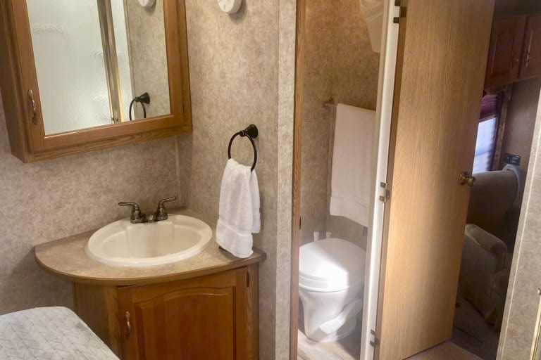 Easy Camping-Sleeps 6-Delivery & Setup