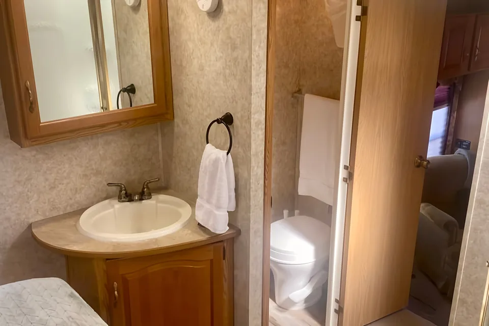Easy Camping-Sleeps 6-Delivery & Setup Only