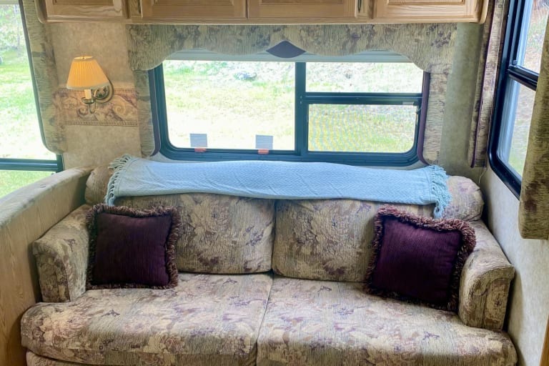 Easy Camping-Sleeps 6-Delivery & Setup