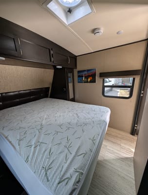 Family friendly 35FT Travel Trailer with Bunk room