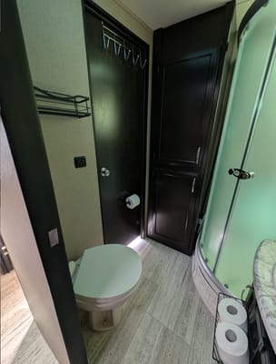 Family friendly 35FT Travel Trailer with Bunk room