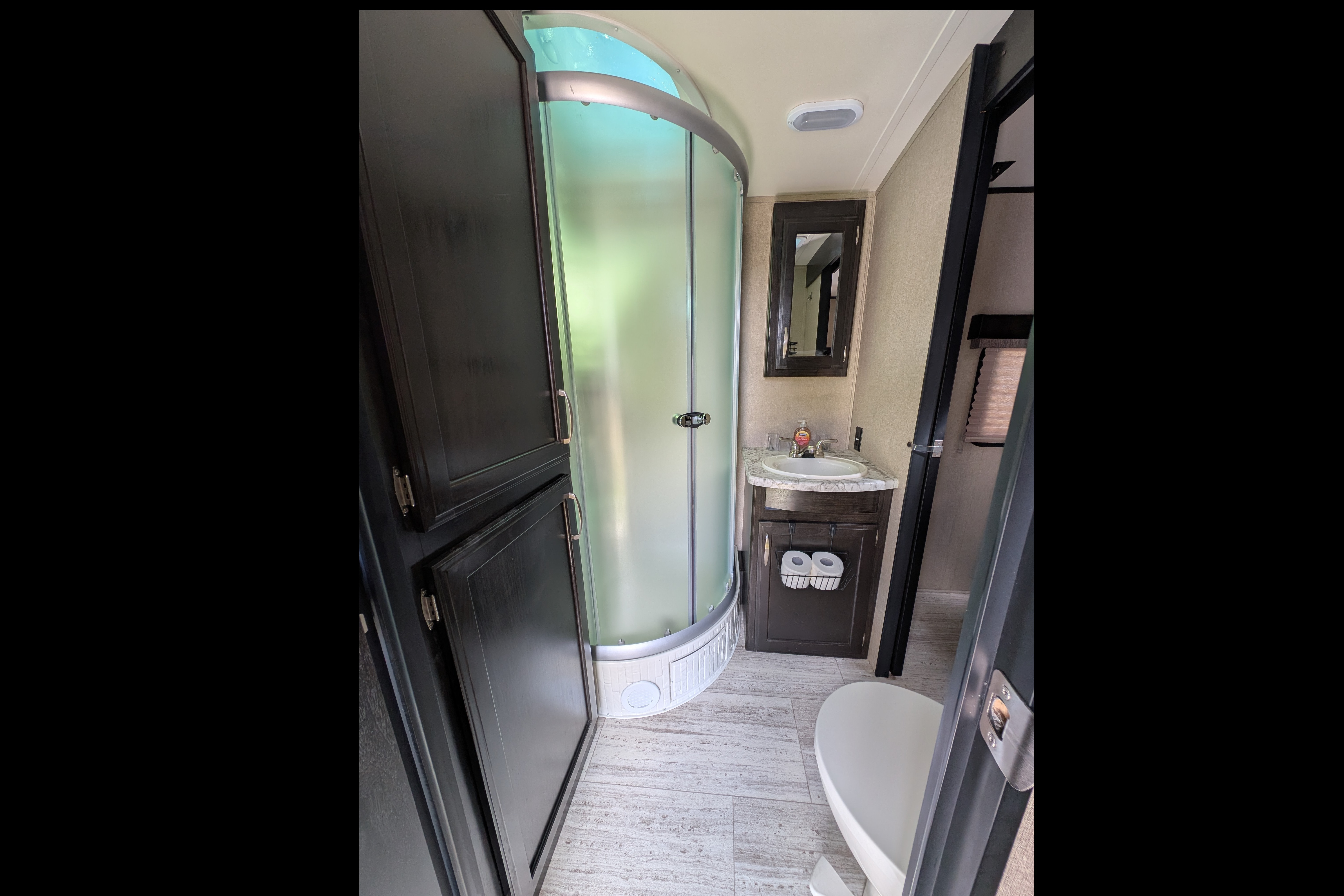 Family friendly 35FT Travel Trailer with Bunk room