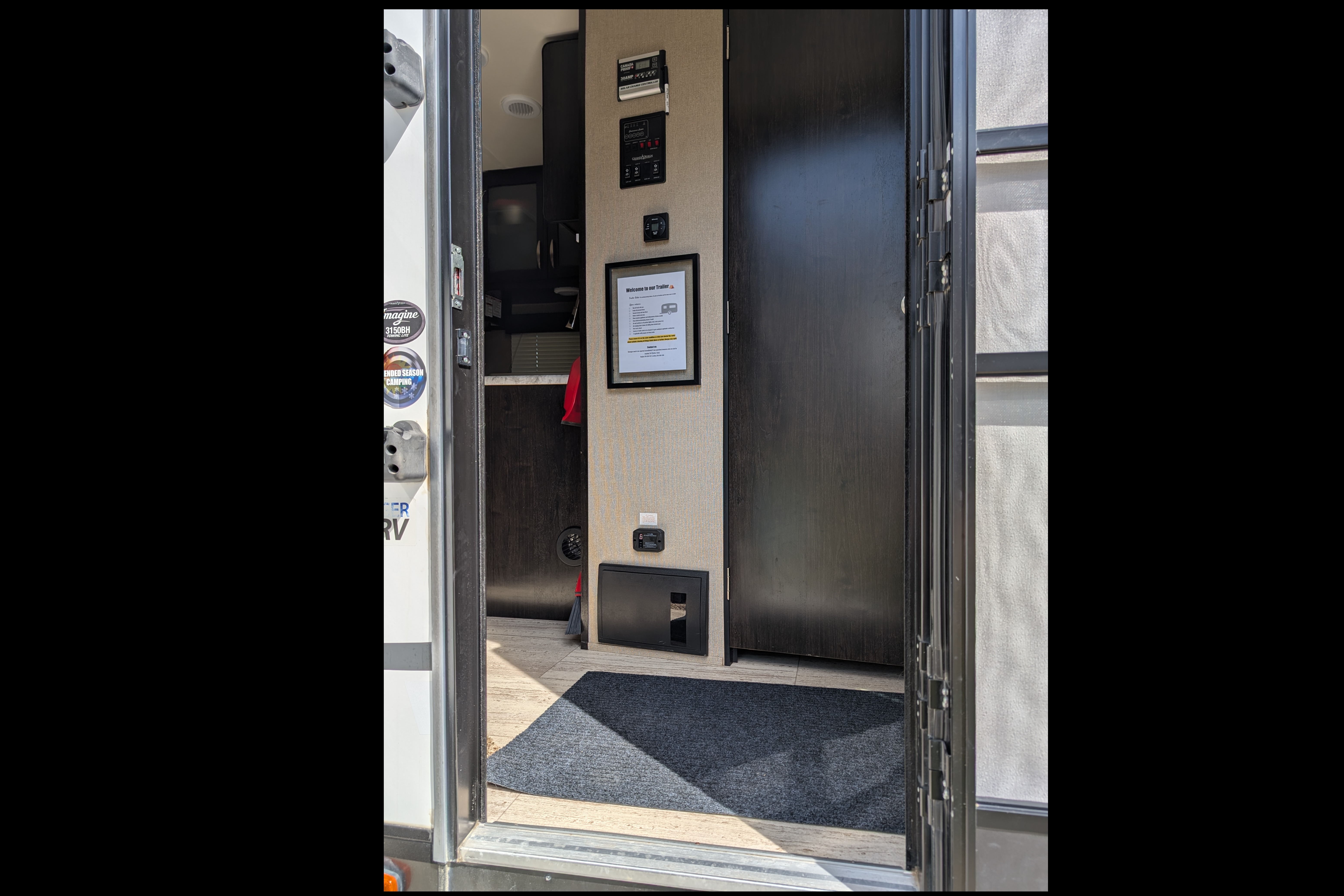 Family friendly 35FT Travel Trailer with Bunk room