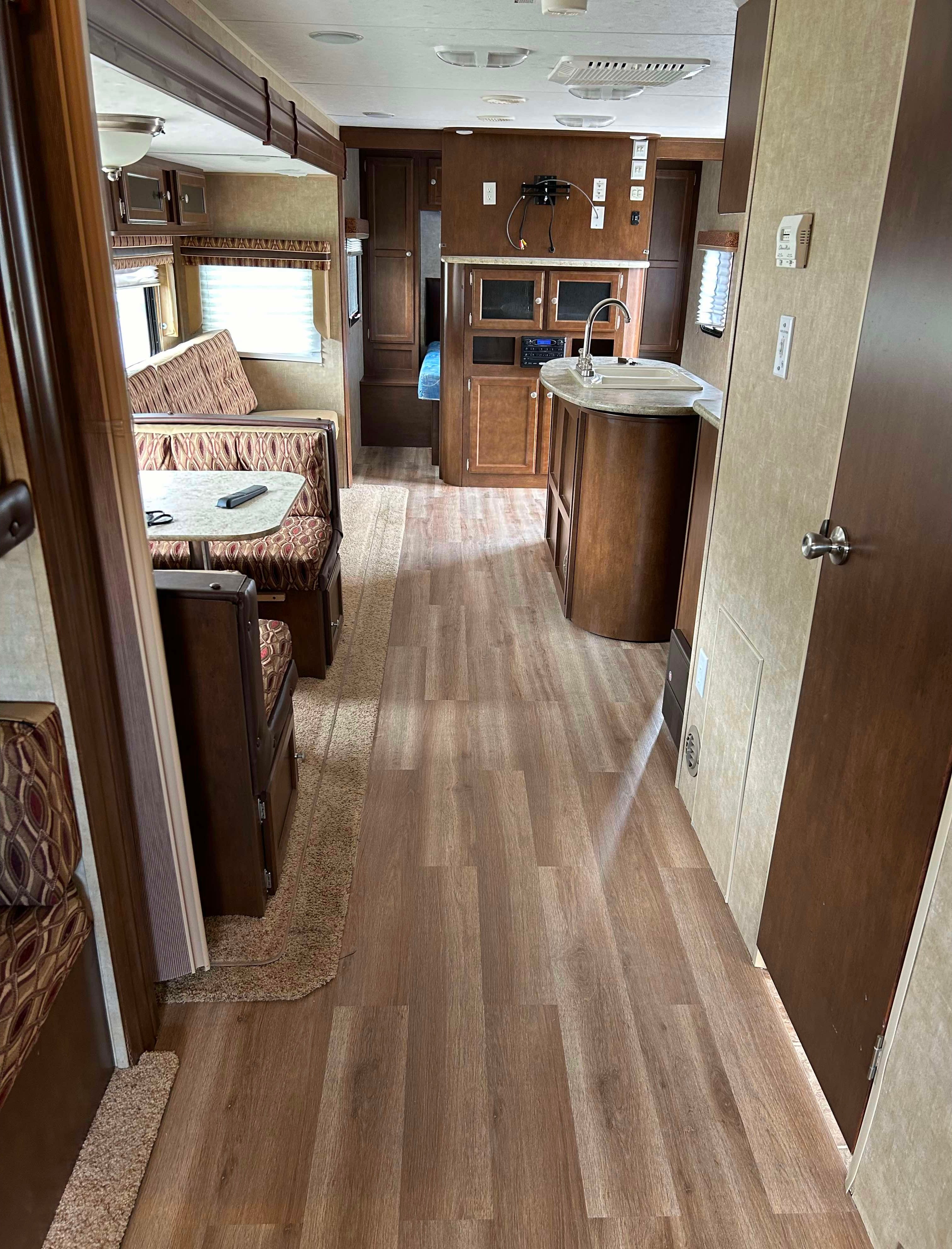 Brittany's Spacious Sport Trek Family Friendly Travel Trailer
