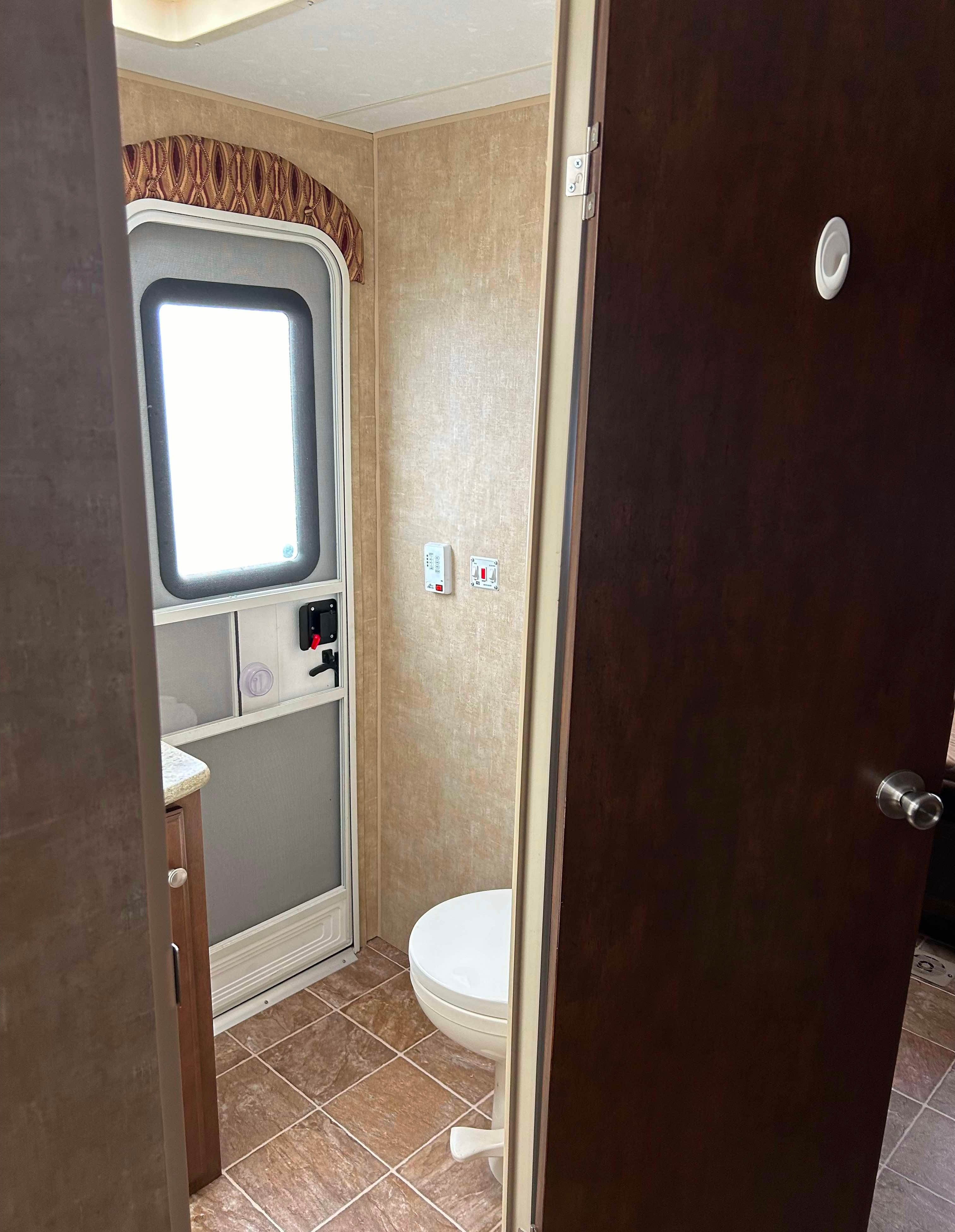 Brittany's Spacious Sport Trek Family Friendly Travel Trailer