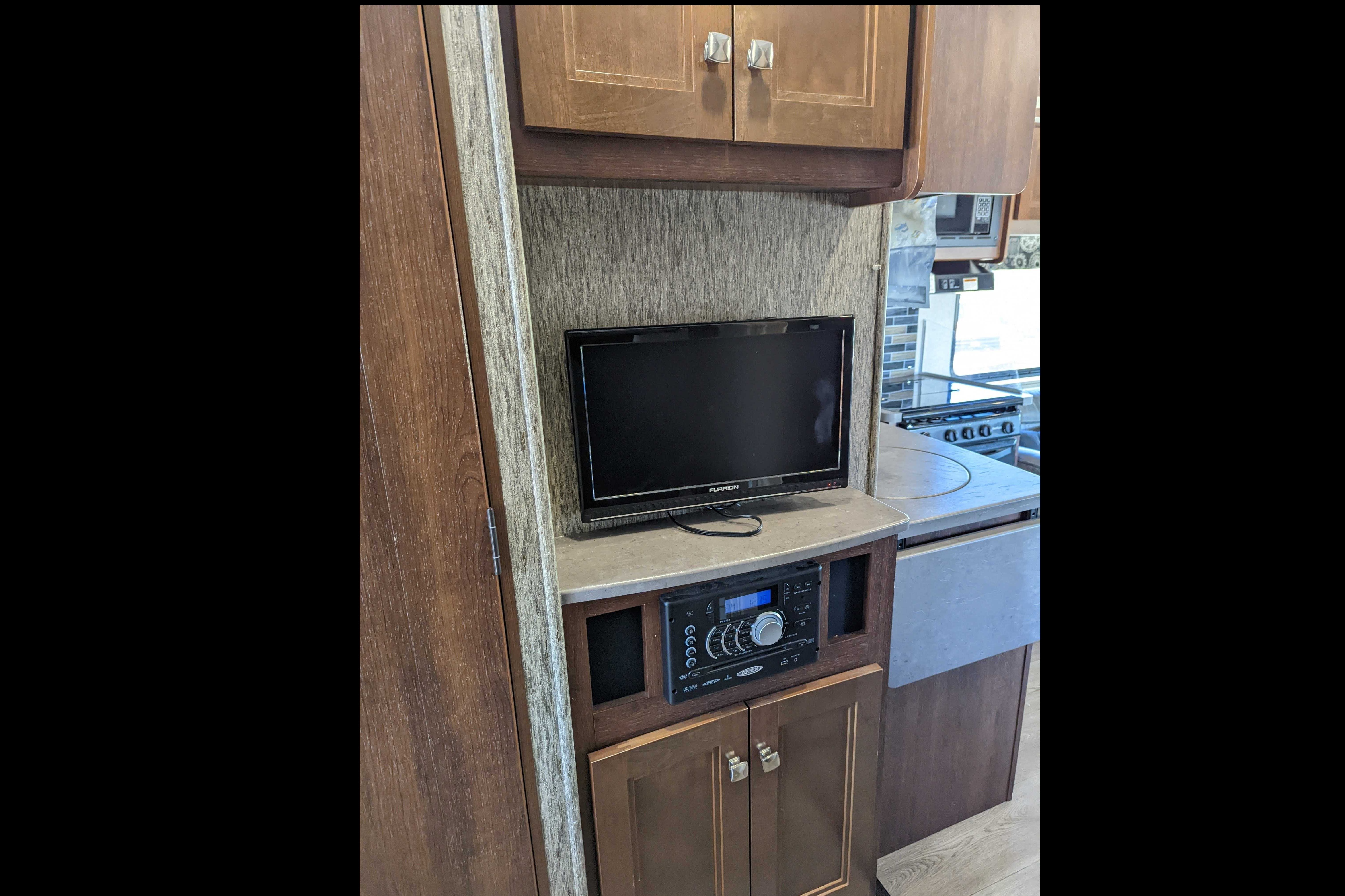 Alex's 2018 Sunseeker -sleeps up to 6- multilingual owners