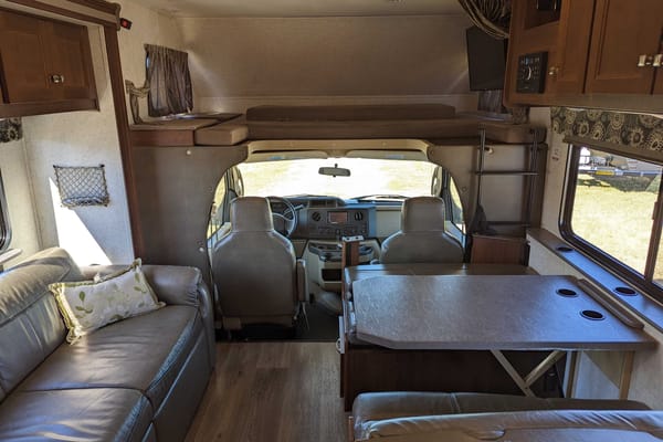 Alex's 2018 Sunseeker -sleeps up to 6- multilingual owners