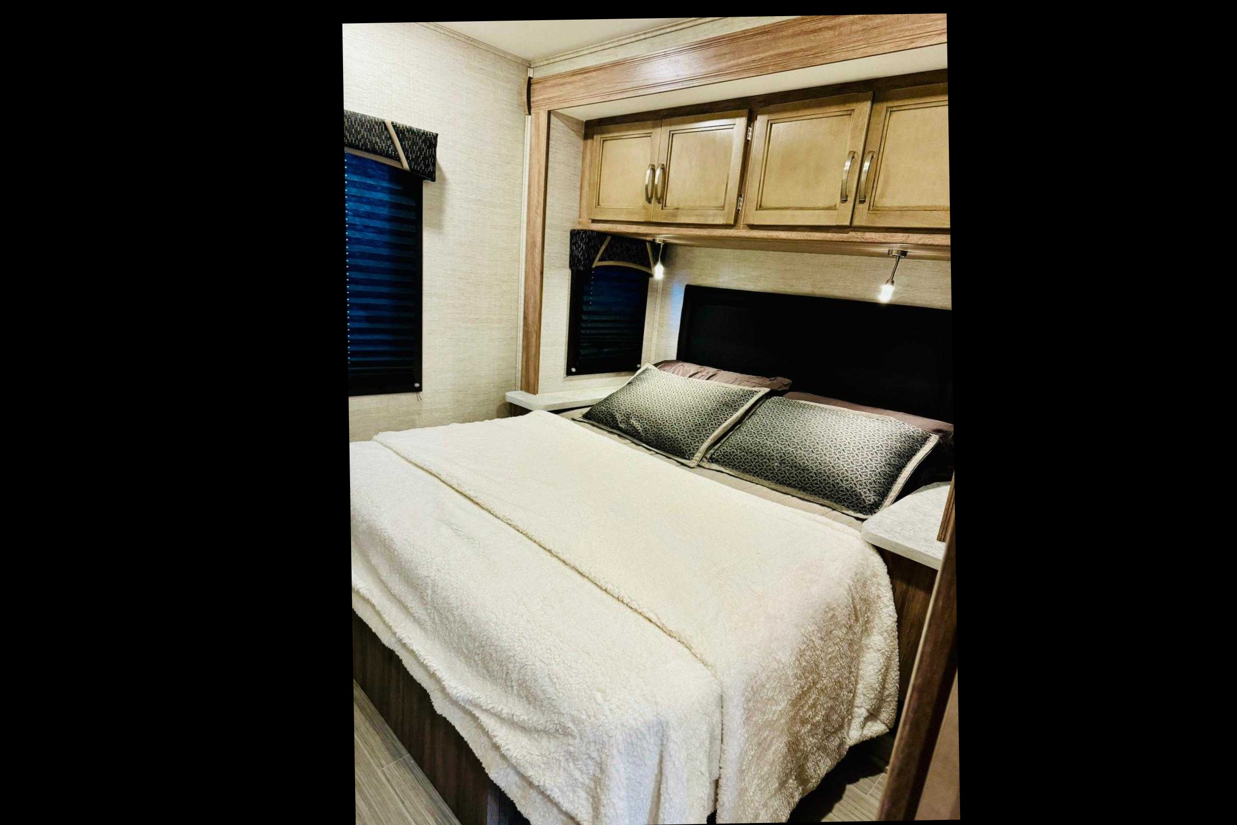 Sathiyavahini's Jayco Jayco Redhawk SE Class C