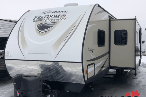 Leduc Recreation Coachmen Freedom Express 312BHDS Travel Trailer