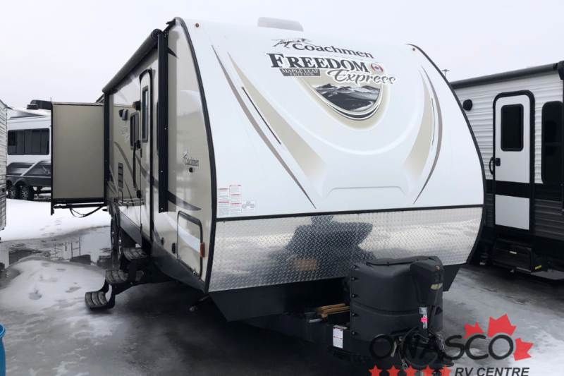 Leduc Recreation Coachmen Freedom Express 312BHDS Travel Trailer