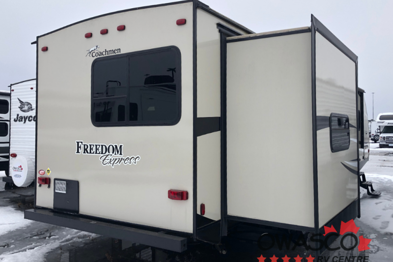 Leduc Recreation Coachmen Freedom Express 312BHDS Travel Trailer