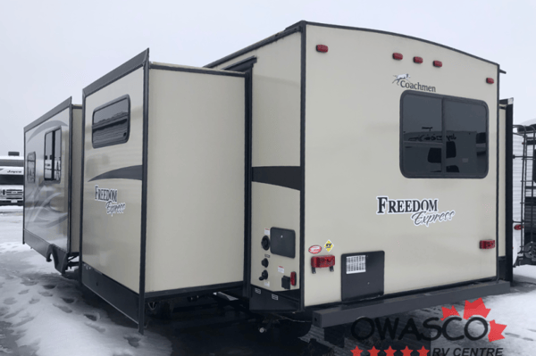 Leduc Recreation Coachmen Freedom Express 312BHDS Travel Trailer