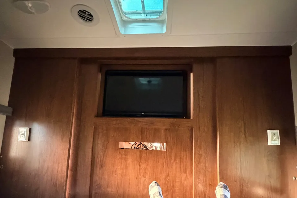 Leduc Recreation Coachmen Freedom Express 312BHDS Travel Trailer