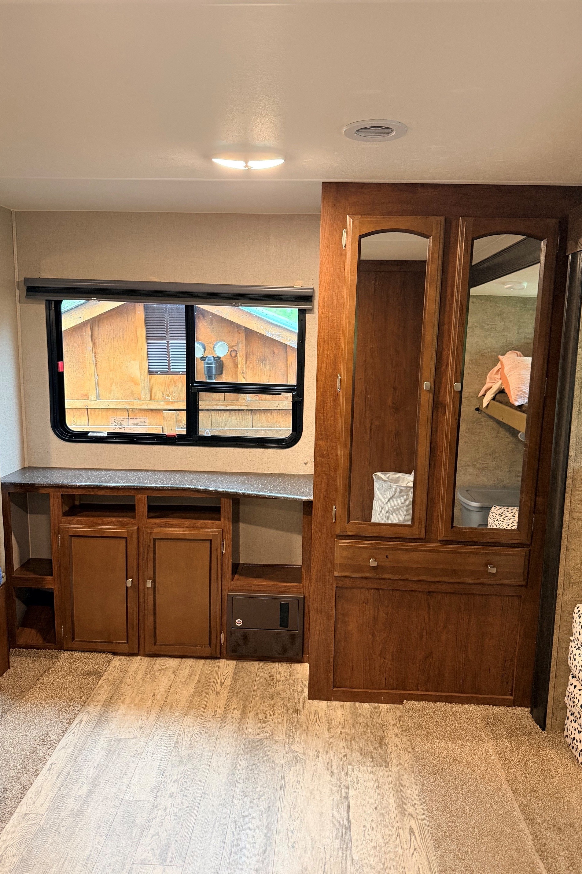 Leduc Recreation Coachmen Freedom Express 312BHDS Travel Trailer