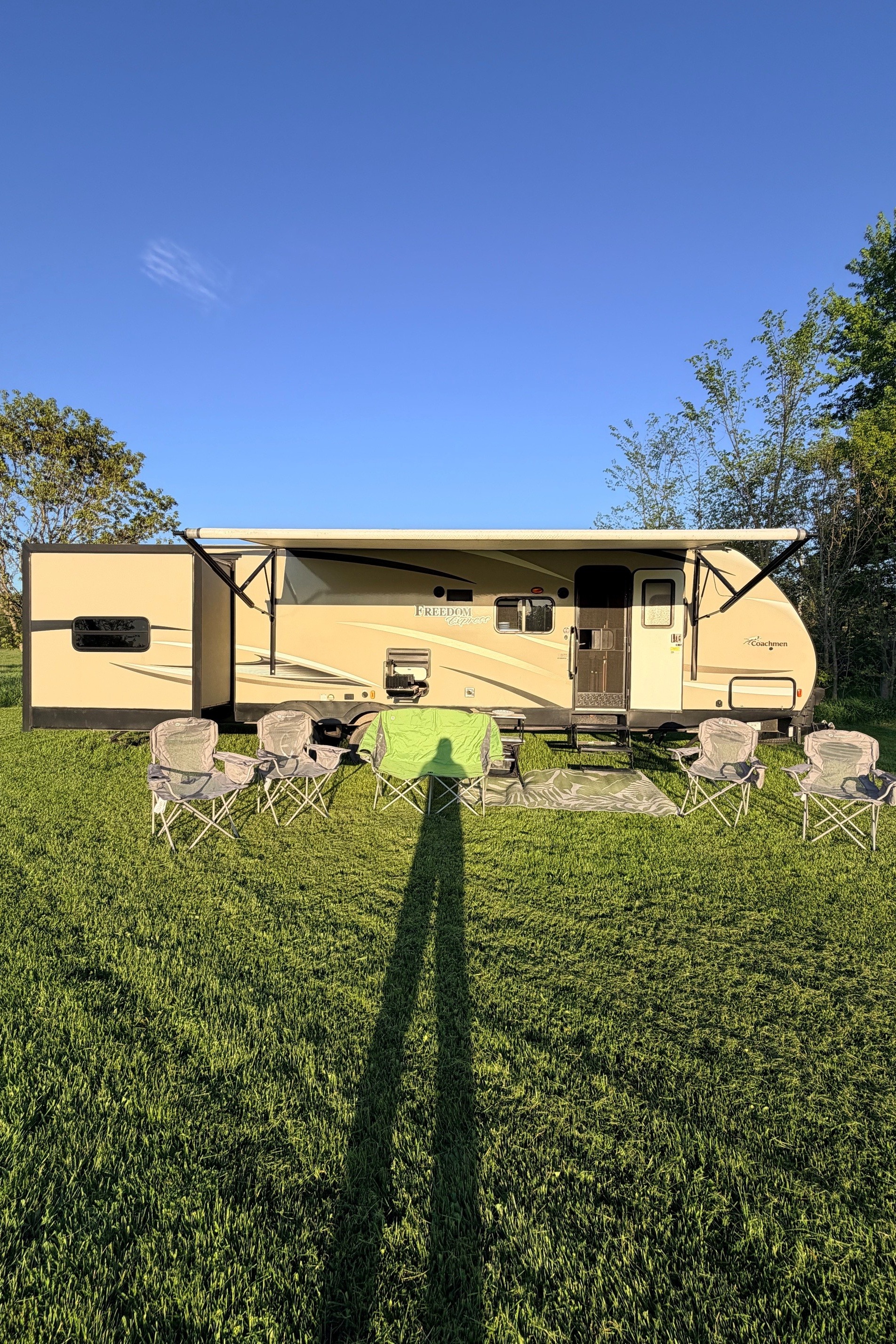 Leduc Recreation Coachmen Freedom Express 312BHDS Travel Trailer