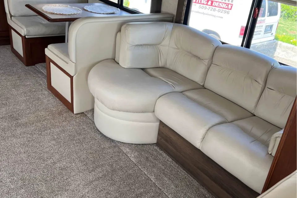 Colleen's National RV Tropi-Cal Class A