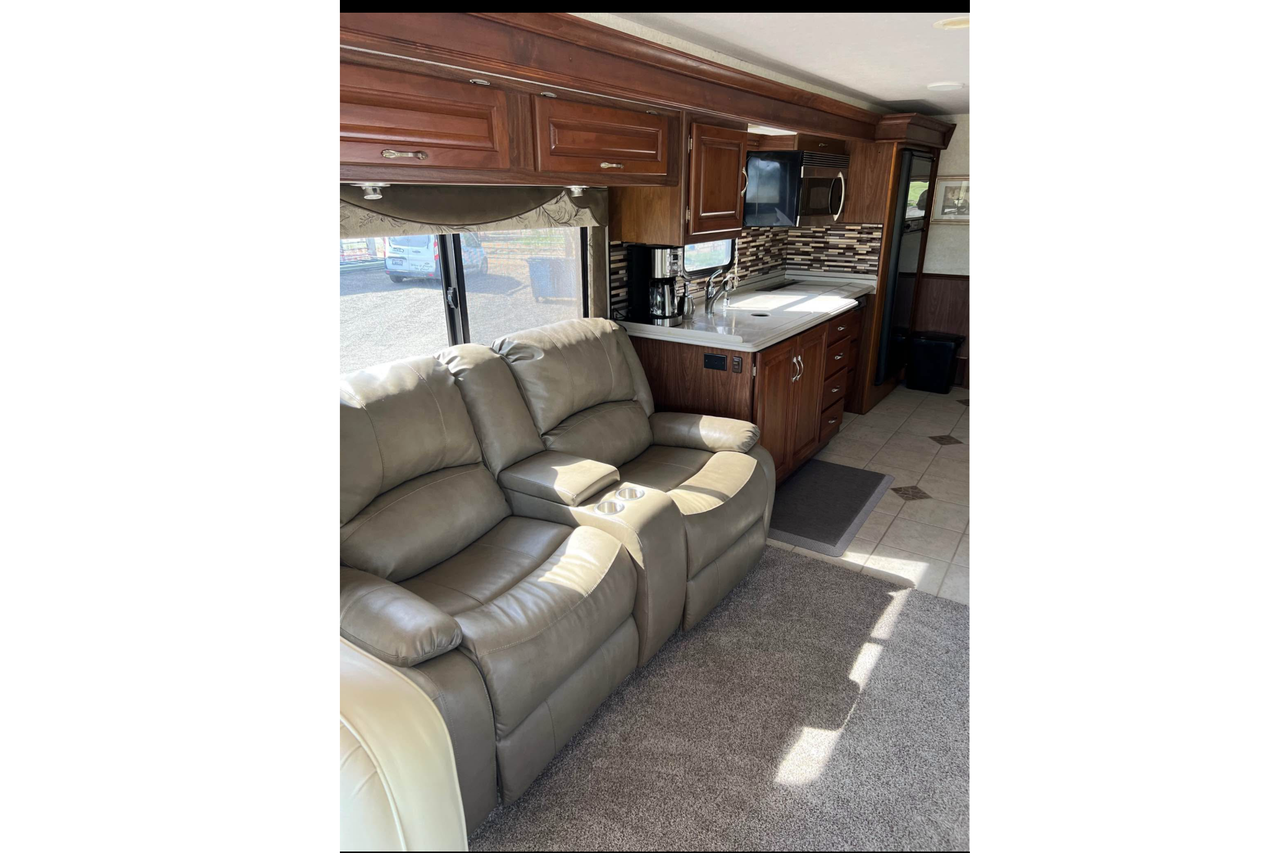 Colleen's National RV Tropi-Cal Class A