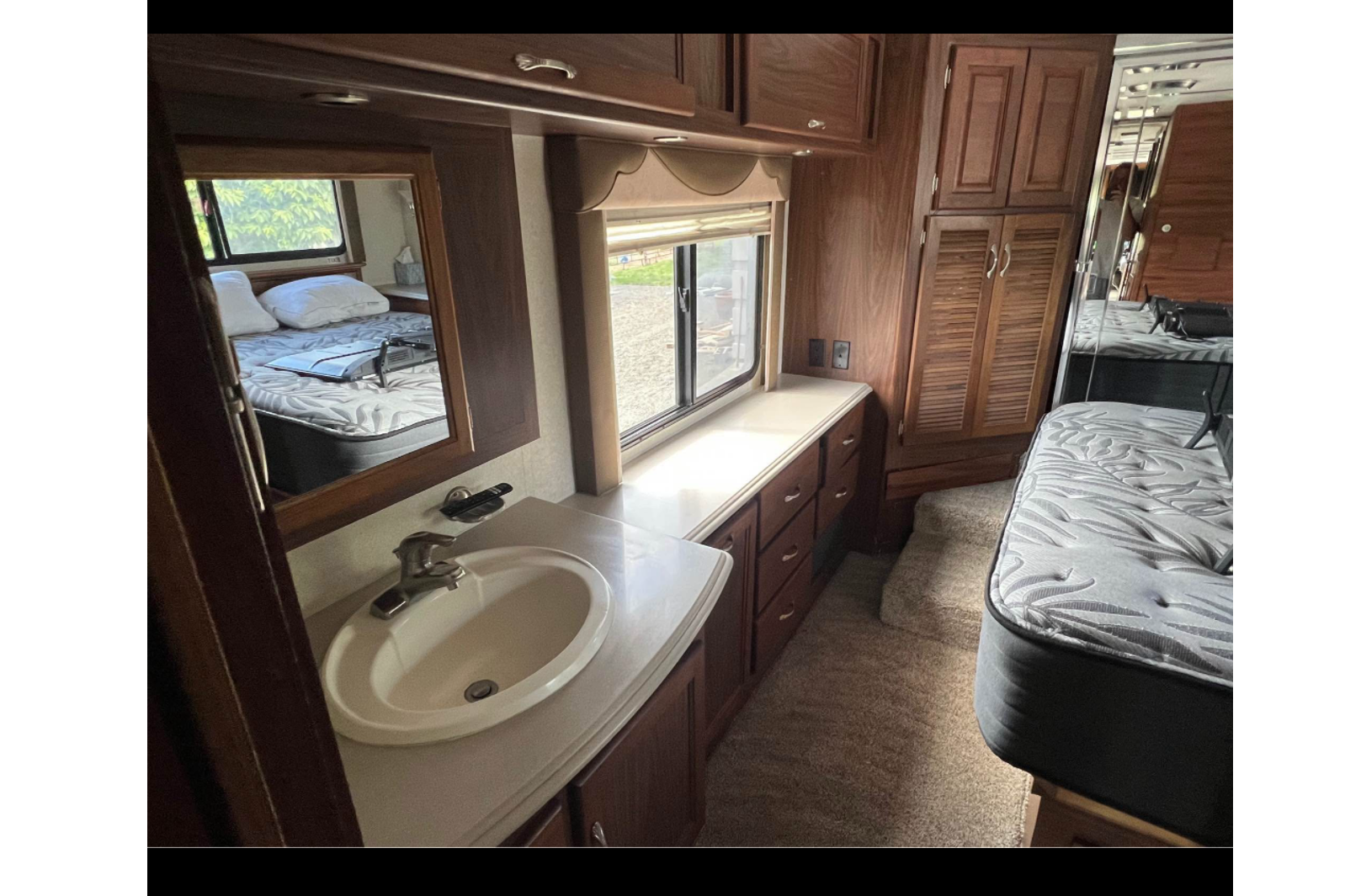 Colleen's National RV Tropi-Cal Class A