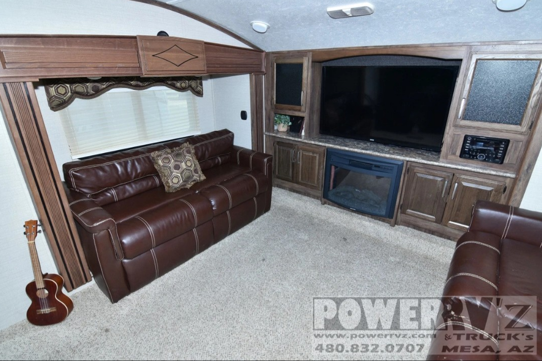 2015 37' Keystone Cougar Fifth Wheel