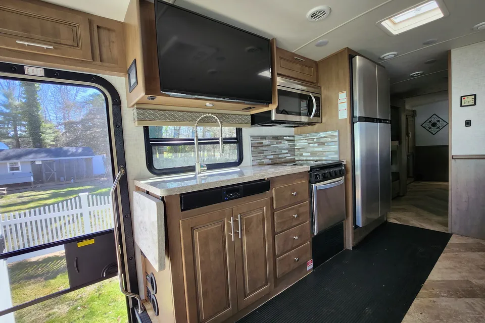 JENNIFER's Forest River Georgetown 5 Series 36B5 Class A