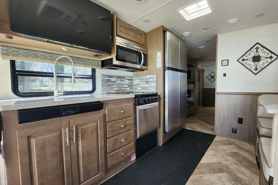 JENNIFER's Forest River Georgetown 5 Series 36B5 Class A