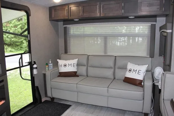 Ralph's Forest River rockwood ultra light 2612ws Travel Trailer