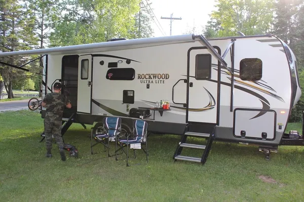 Ralph's Forest River rockwood ultra light 2612ws Travel Trailer