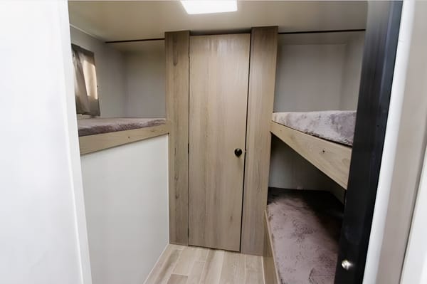 31' Family trailer - Sleeps 7 and Ready for Adventures!