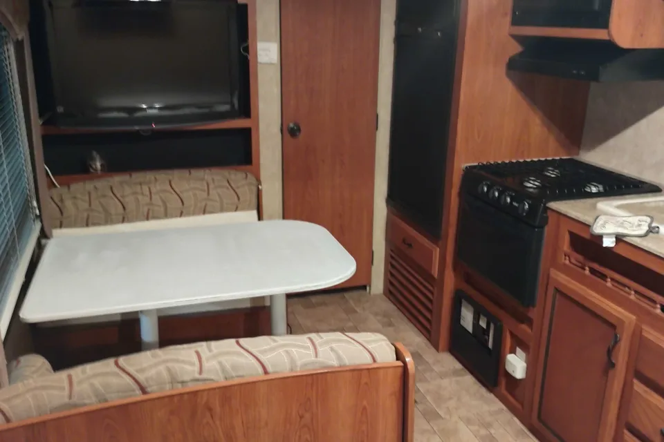 David's Coachman CatalinaTrailer 2