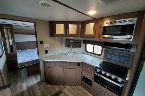 Keystone Hideout 28BHS Travel Trailer