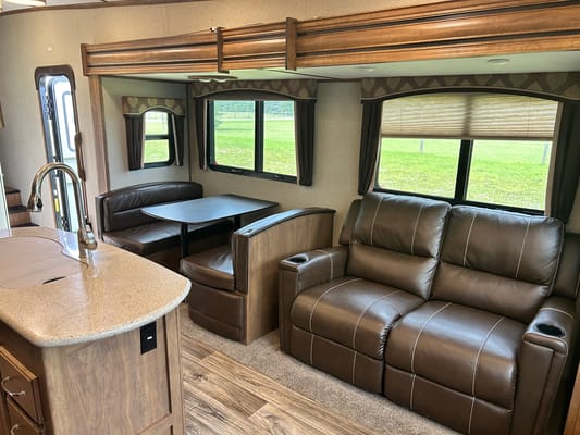 Alyssa's Keystone Laredo Fifth Wheel