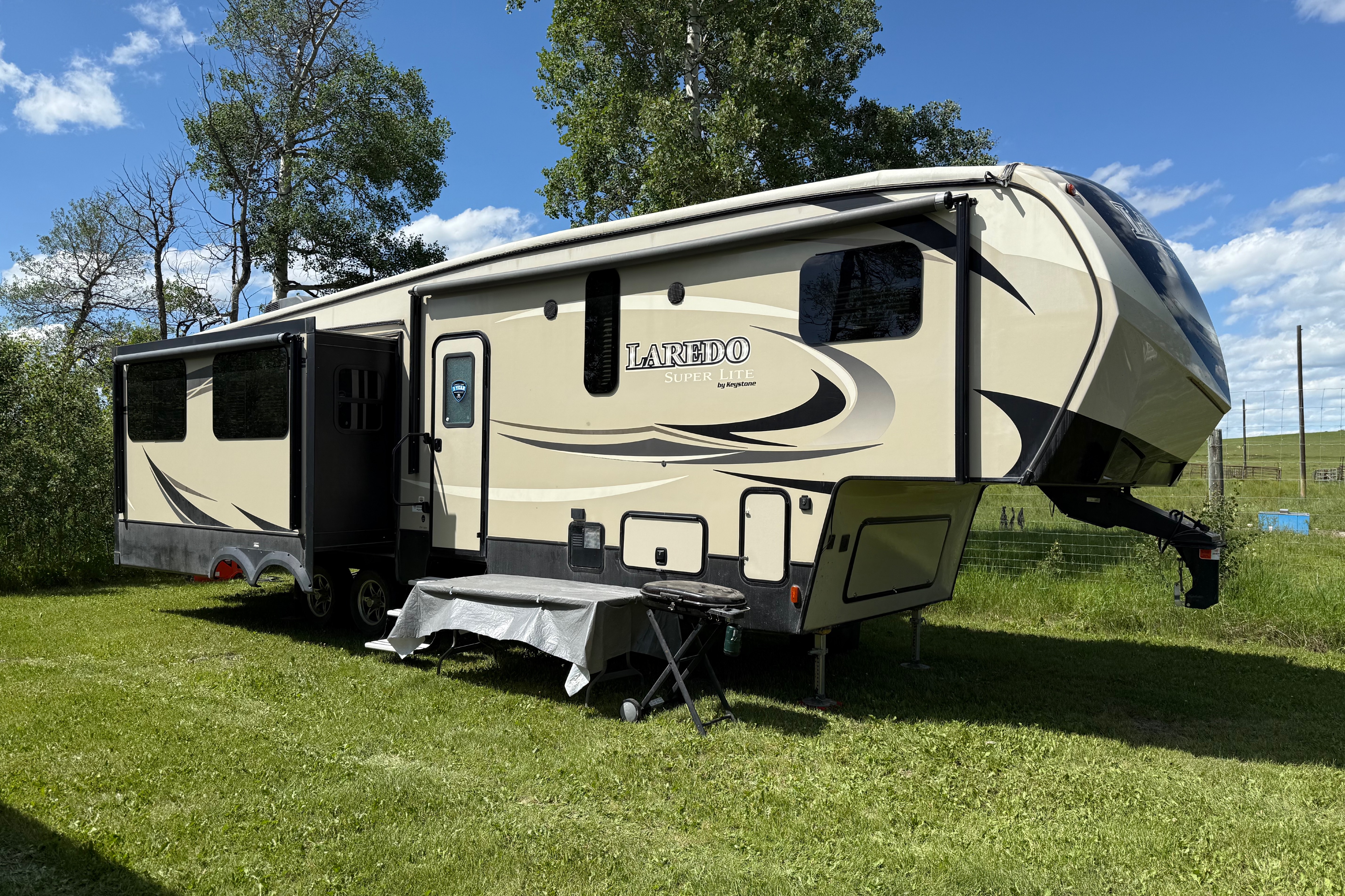 Alyssa's Keystone Laredo Fifth Wheel