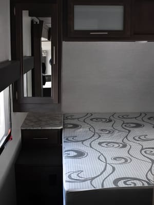 Sabastian's 28 ft Bunkhouse Coleman 2455bh