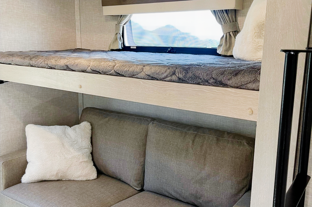 Immaculate! Forest River 8336BH Trailer w/ Bunk Room