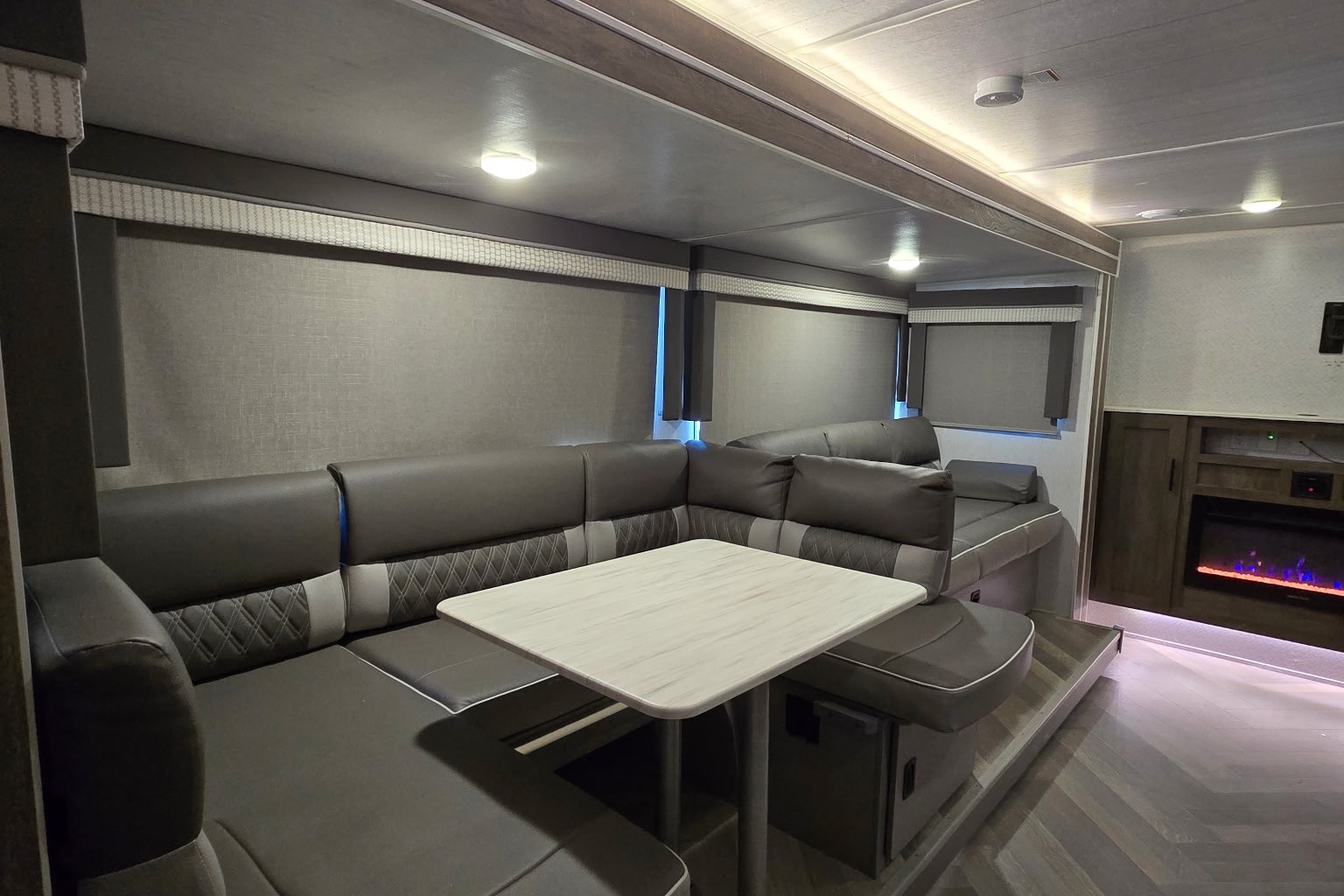 Forest River 263BXHL Travel Trailer