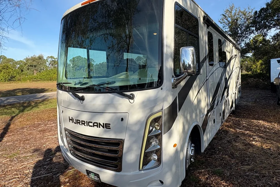 Thor Motor Coach HURRICANE 31C Class A