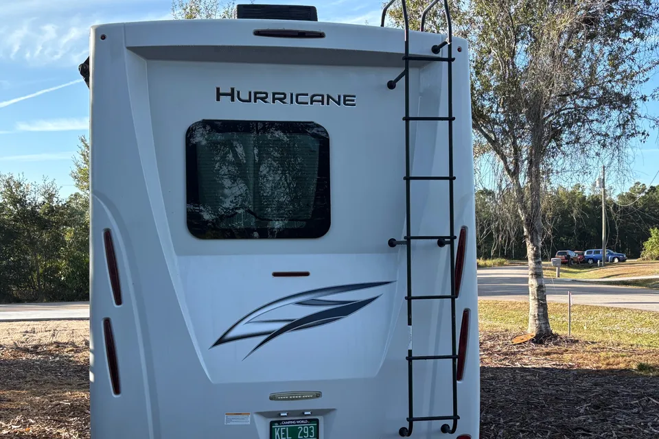 Thor Motor Coach HURRICANE 31C Class A