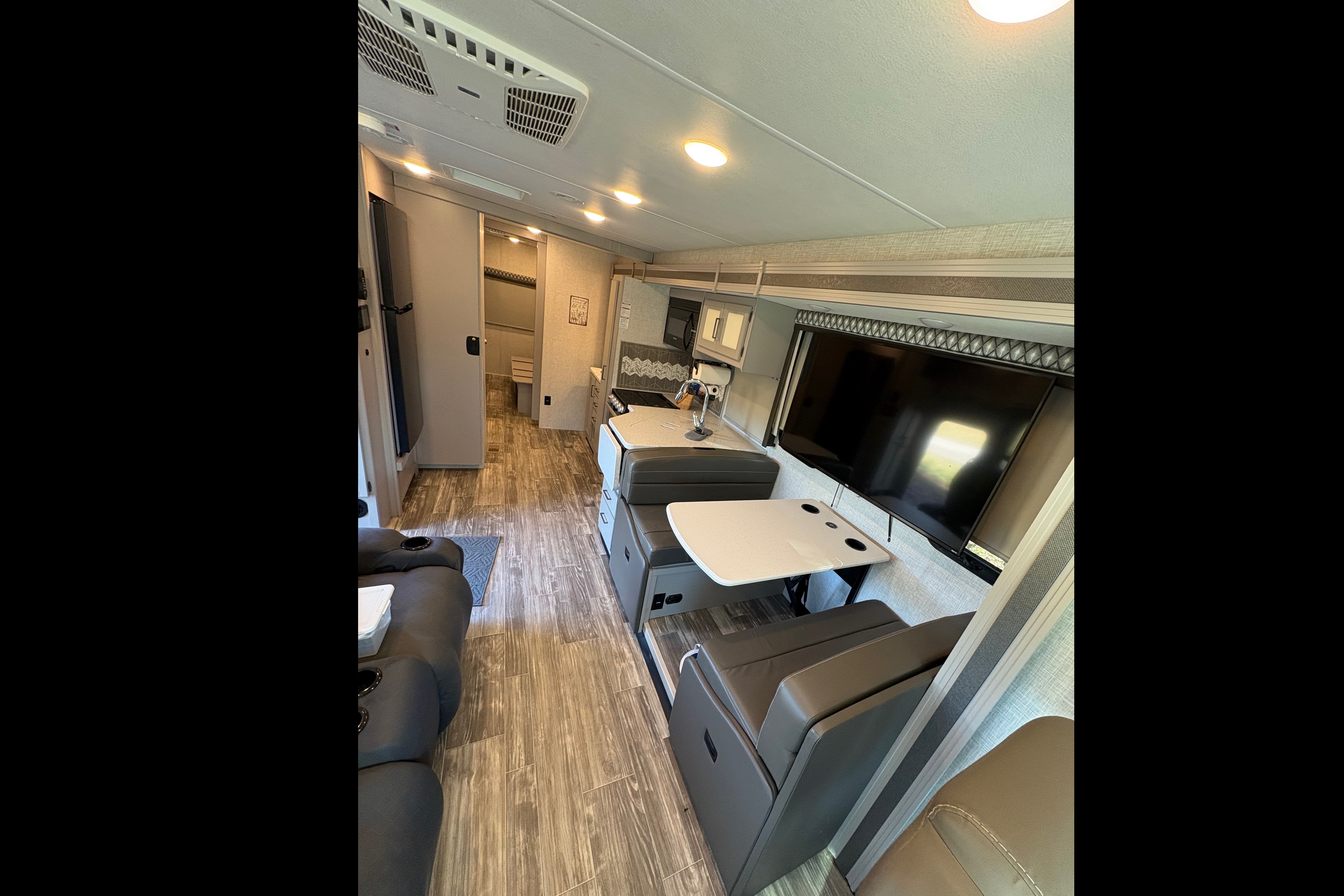 Thor Motor Coach HURRICANE 31C Class A