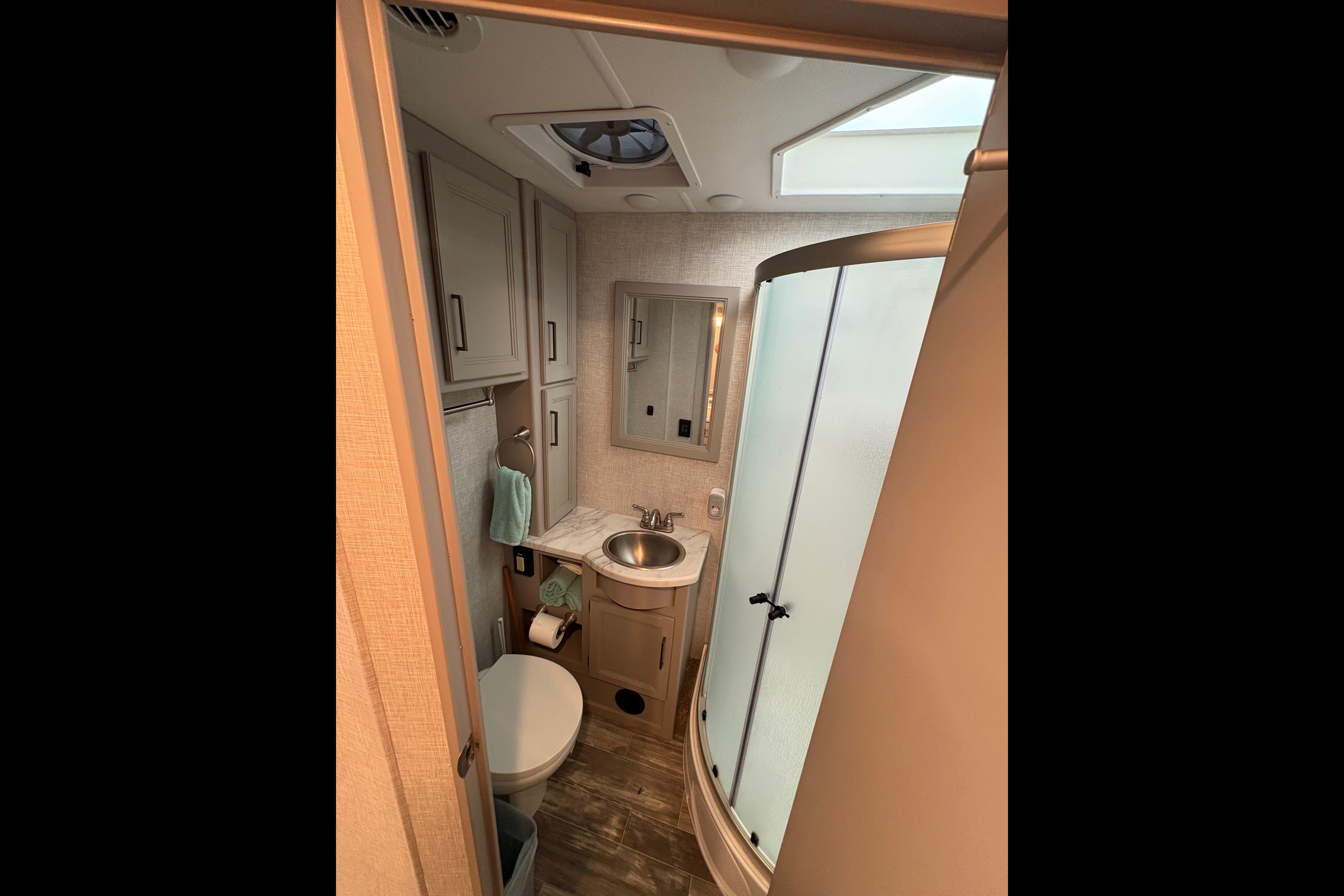 Thor Motor Coach HURRICANE 31C Class A