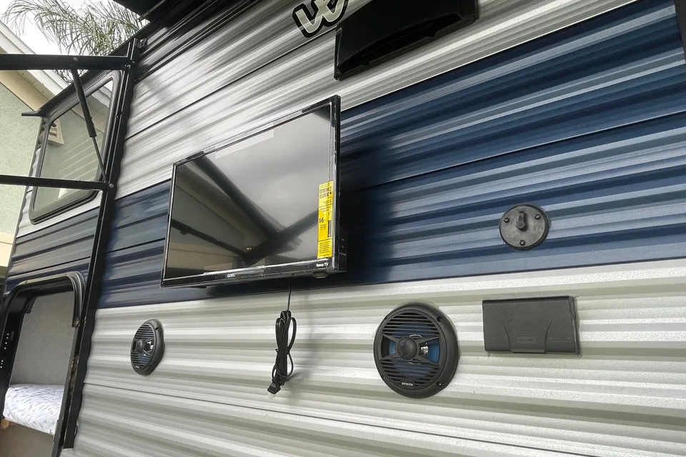 Jenny's Forest River M-17 wolf pup Travel Trailer LS22