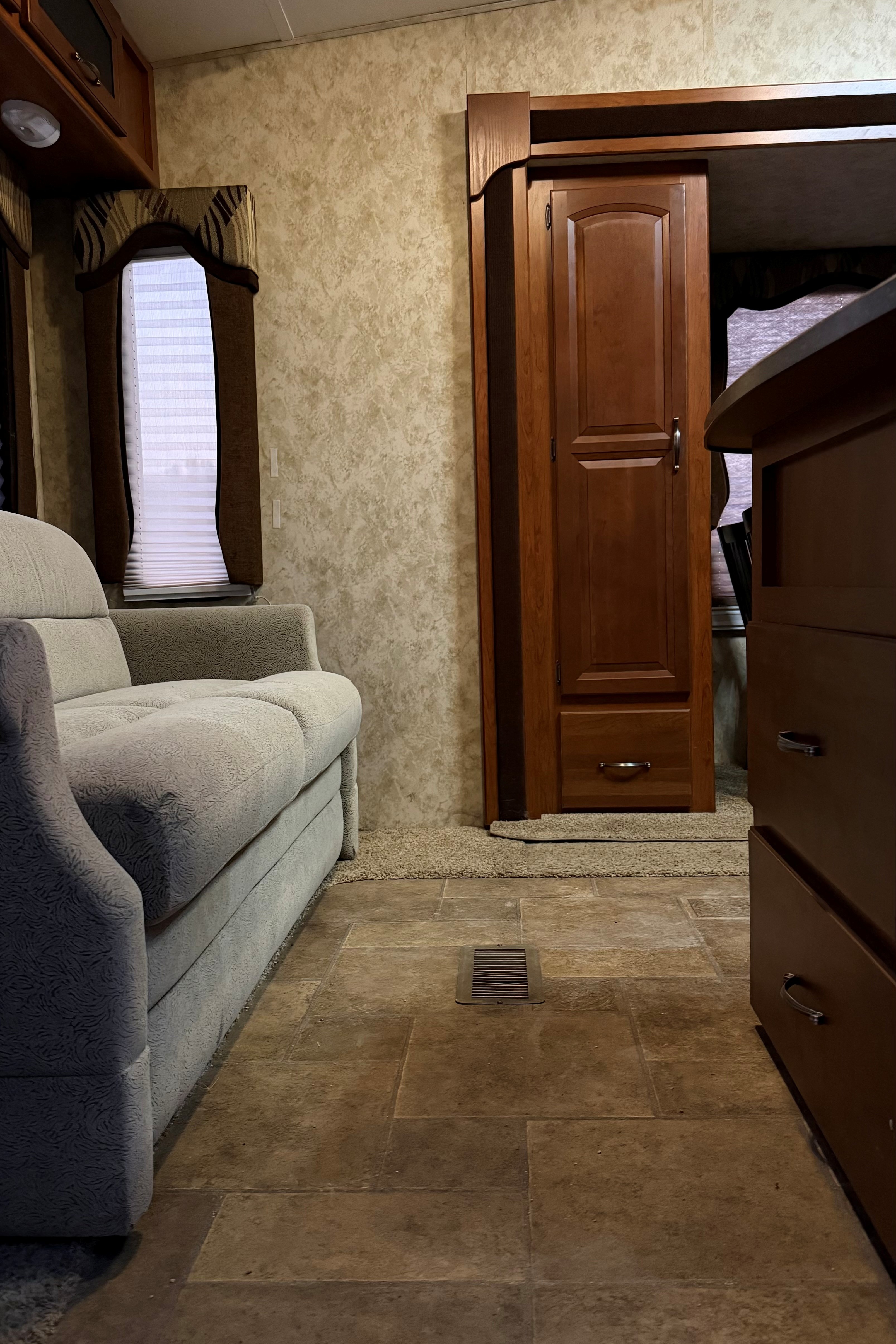 Keystone 276rls Fifth Wheel