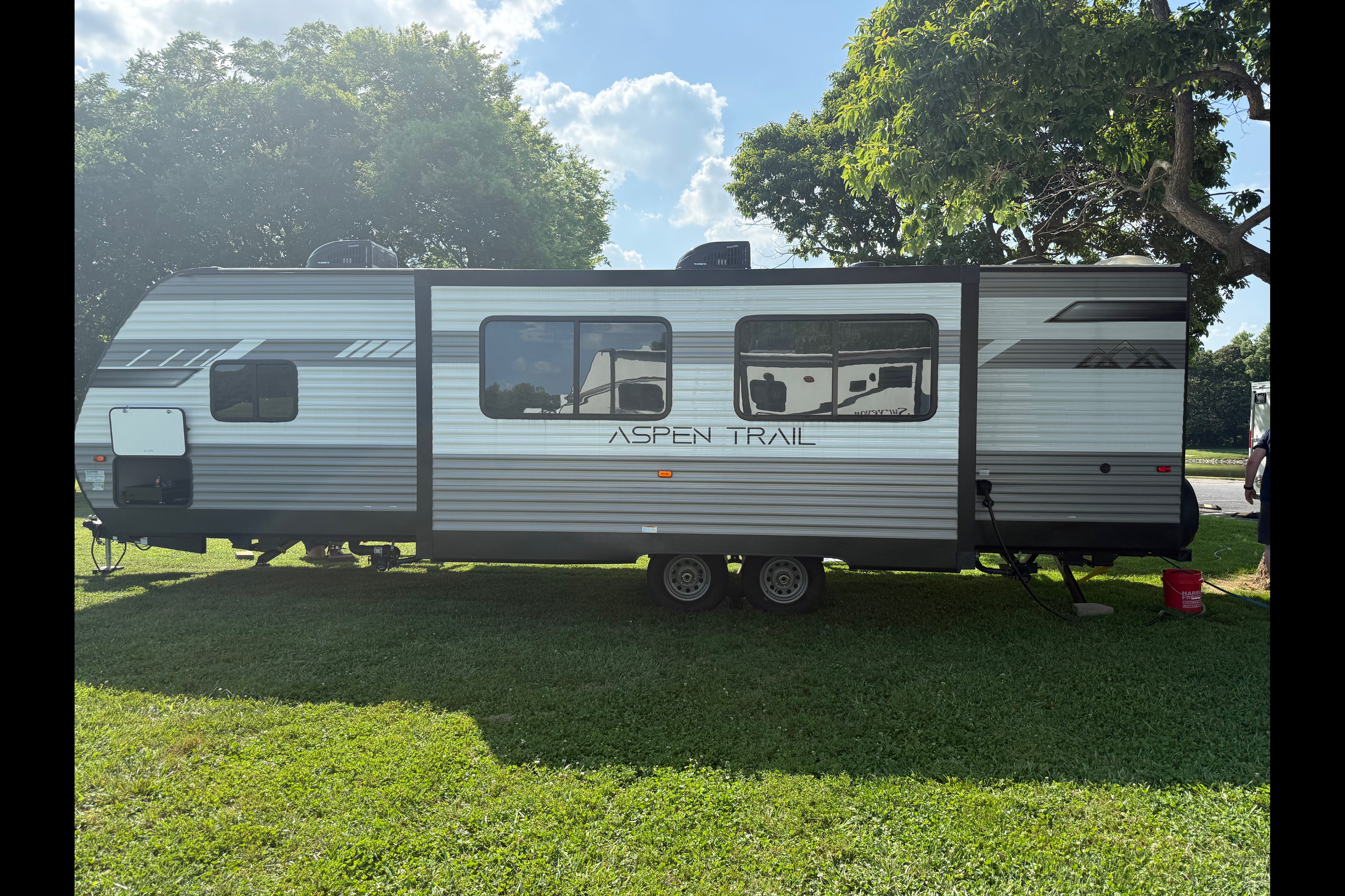 Western KY CamperRentals- 34ft bunk and private queen with 2bath