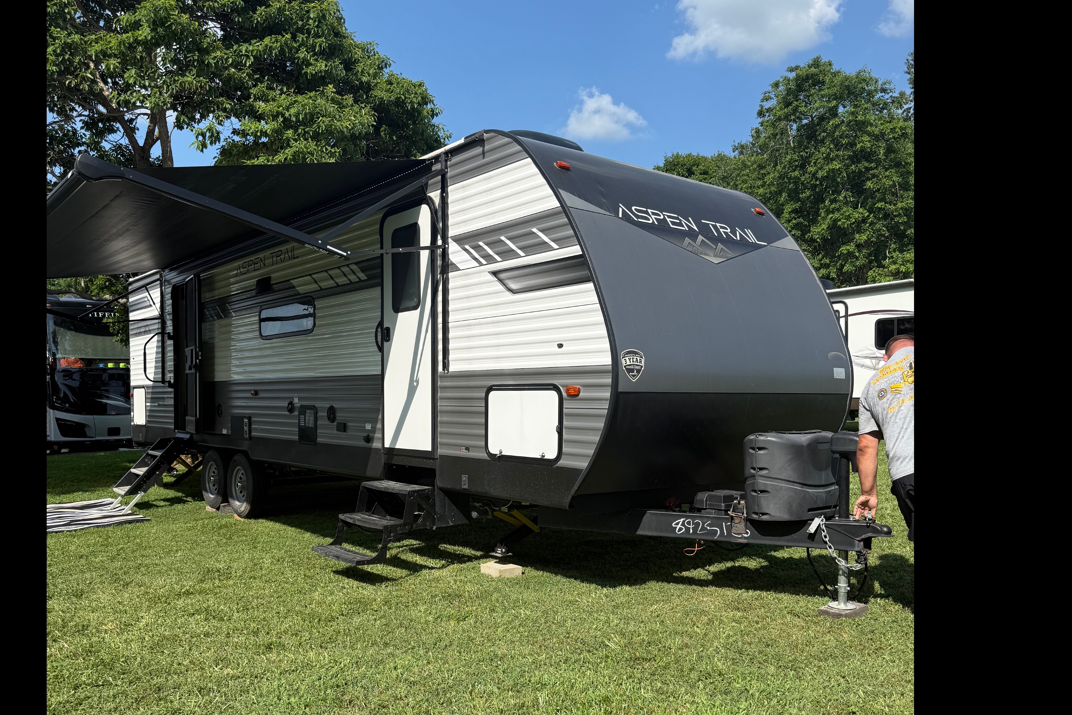 Western KY CamperRentals- 34ft bunk and private queen with 2bath