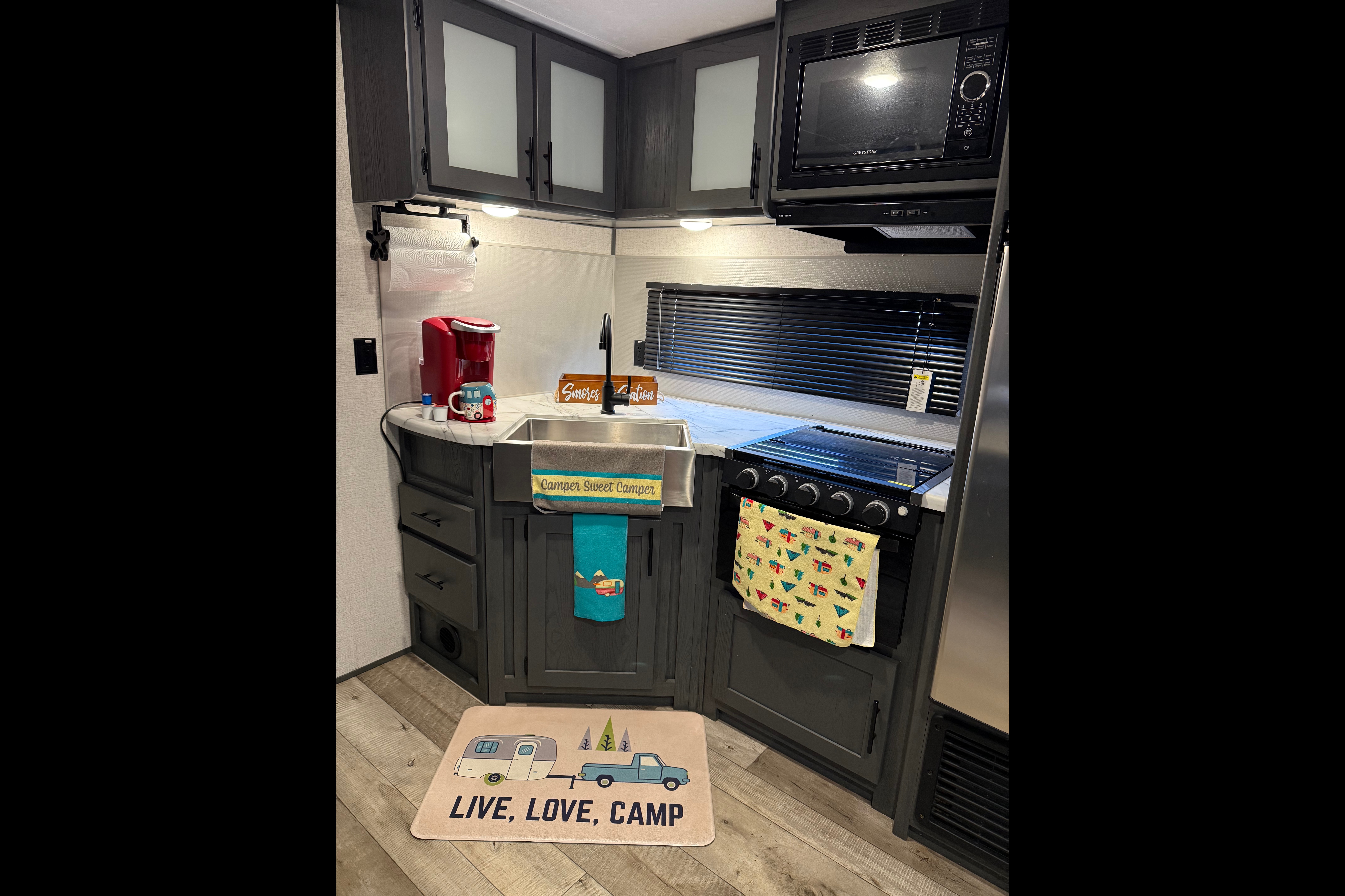 Western KY CamperRentals- 34ft bunk and private queen with 2bath