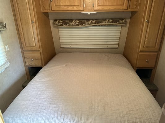 Tacan Layton Travel Trailer Getaway- Queen Bed + BBQ + Extras!
