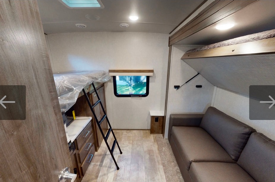  2 bedroom/washer&dryer/sleeps 9,Travel Trailer