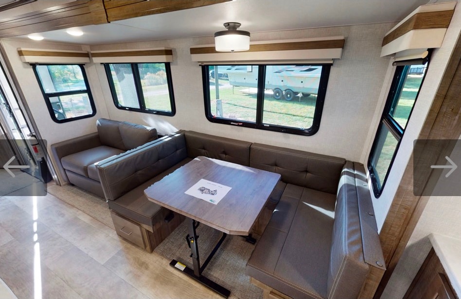  2 bedroom/washer&dryer/sleeps 9,Travel Trailer