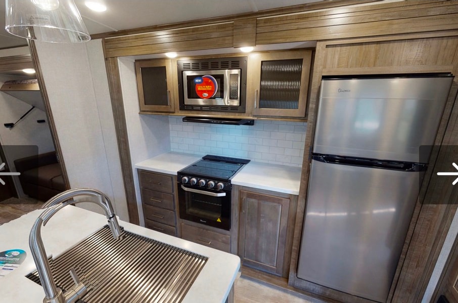  2 bedroom/washer&dryer/sleeps 9,Travel Trailer