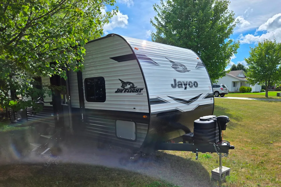 Family Friendly Jayco Jay Flight SLX Travel Trailer