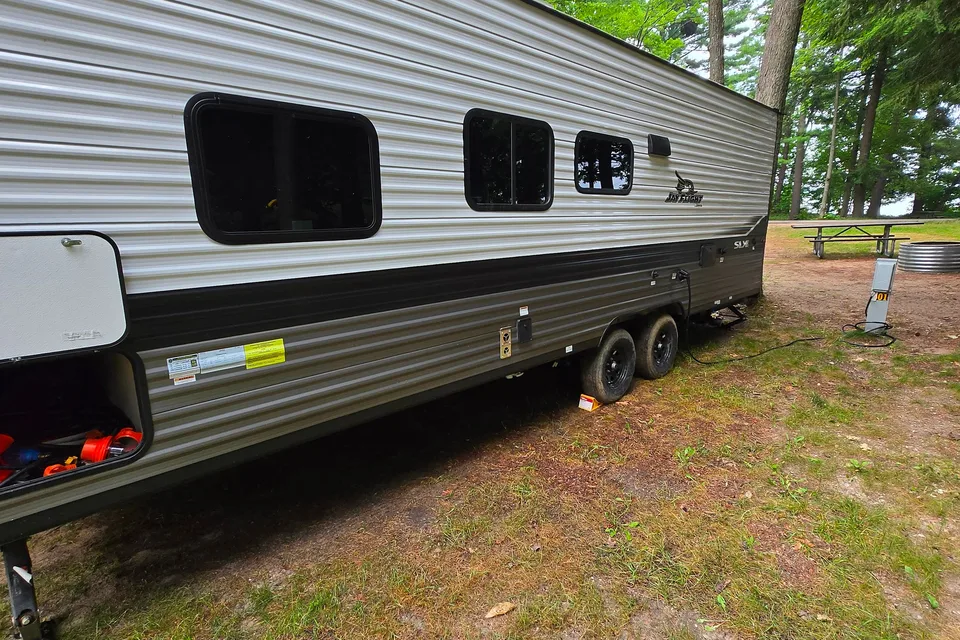 Family Friendly Jayco Jay Flight SLX Travel Trailer